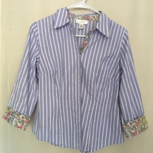 Ann Taylor Loft - Size 10P casual button-down top.